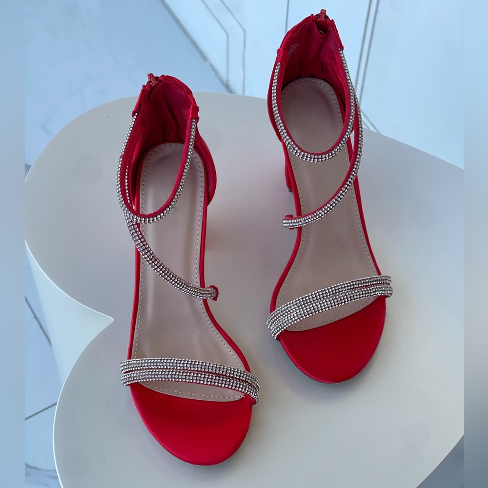 Red heel shoes with strap rhinestones